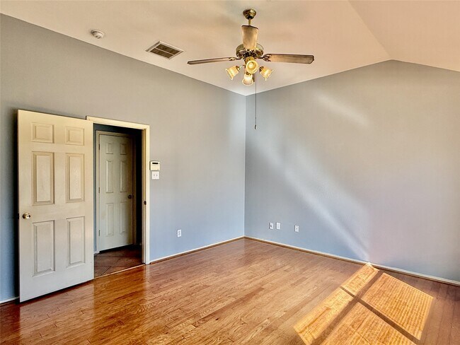 Building Photo - 5218 Hill Timbers Dr