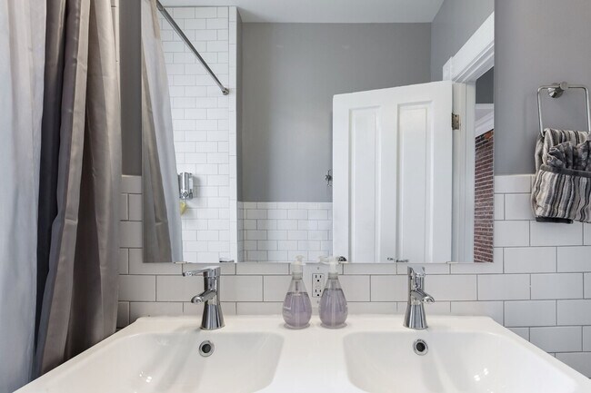 Building Photo - 436 Q St NW