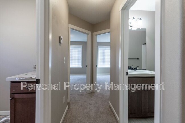 Building Photo - 2621 NE 131st Ave