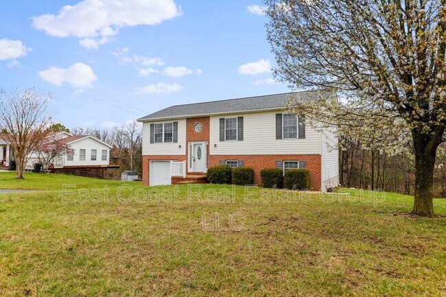 Building Photo - 339 Clifford Dr