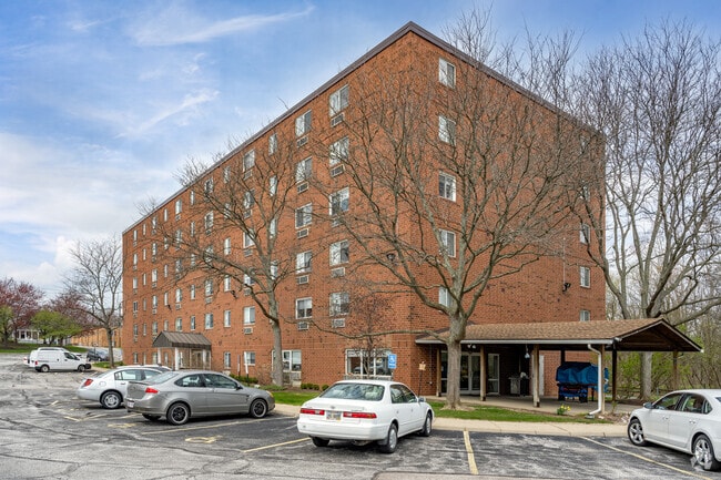 Alternate View - Willowood Manor