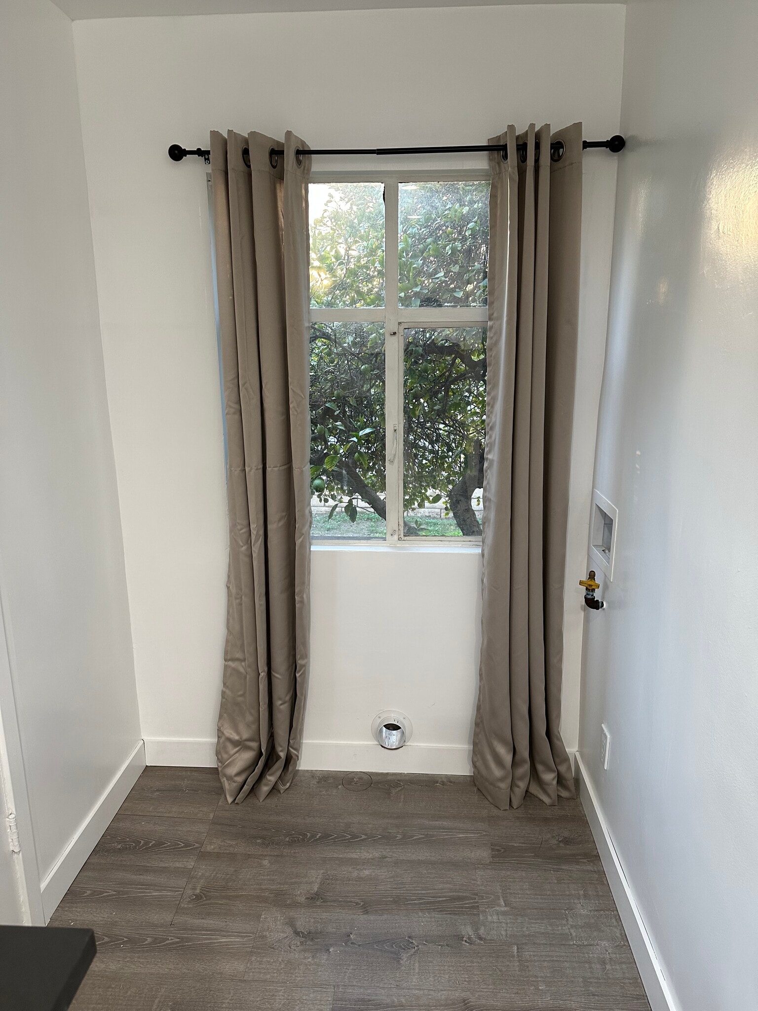 Building Photo - 8532 Tilden Ave