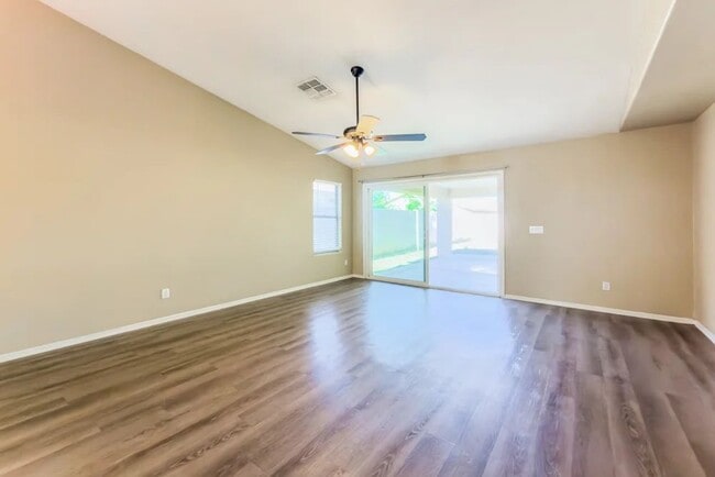 Building Photo - 2720 E Concho Ave