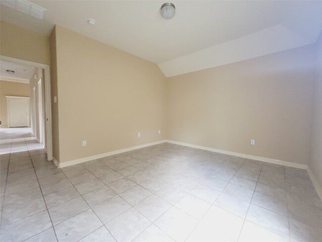 Building Photo - 8031 Canyon St