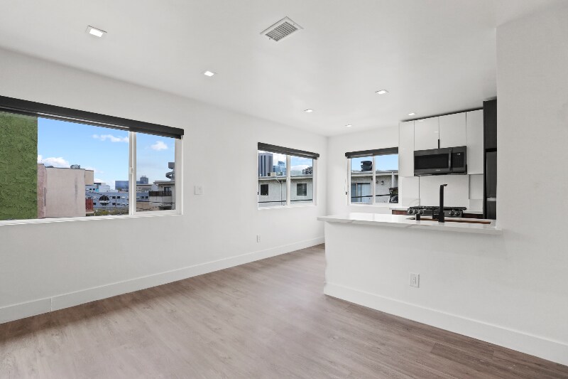 Building Photo - 701 N Hill Pl