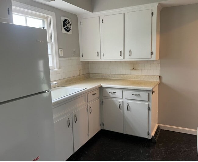 Building Photo - Lovely, Spacious Home