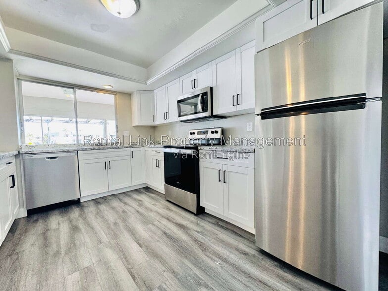 Building Photo - 4107 SE 18th Pl