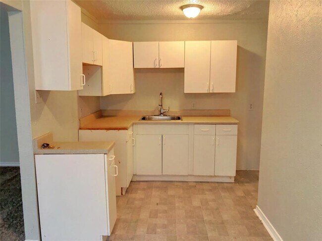 Building Photo - 1725 Axe Dr
