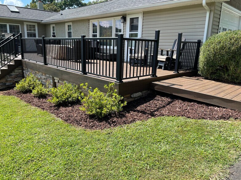 Building Photo - 33 Church Rd