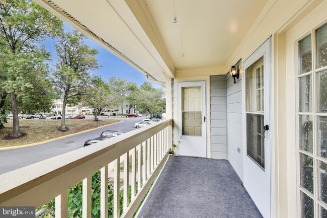 Building Photo - 13041B Shadyside Lane Unit 11-188
