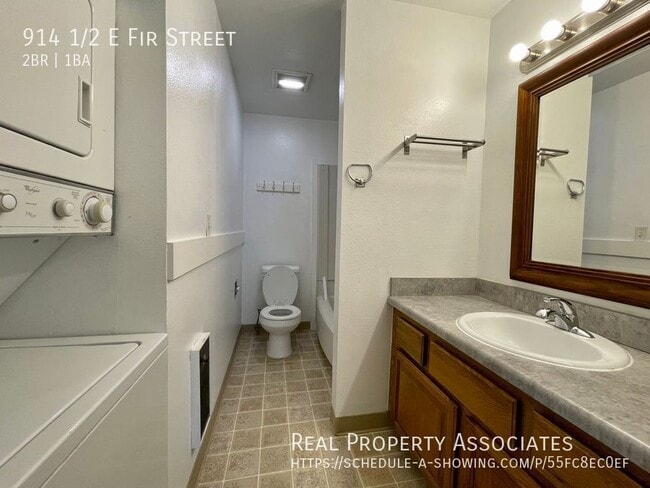 Building Photo - 914 1/2 E Fir Street-