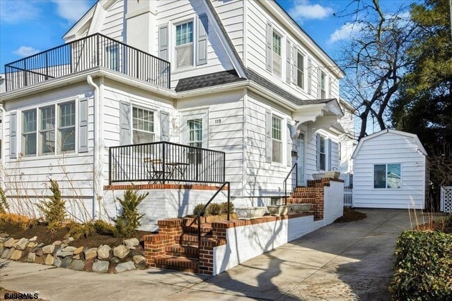 Building Photo - 119 N Clermont Ave