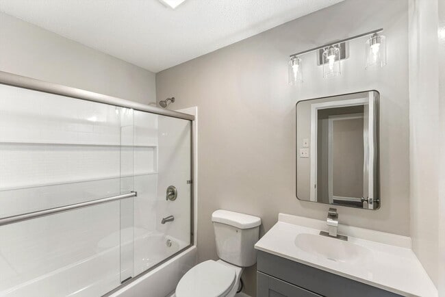 Building Photo - 7308 Meadowbrook Cir