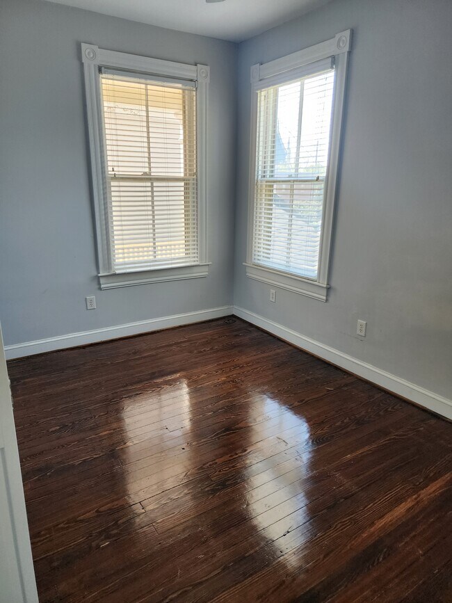 Building Photo - 436 Dinwiddie St