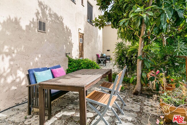 Building Photo - 2319 Meadow Valley Ter