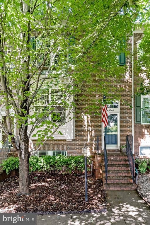 Primary Photo - 46209 Walpole Terrace