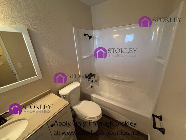 Building Photo - 305 E St