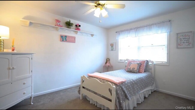 Building Photo - 1 Shadow Vale Dr