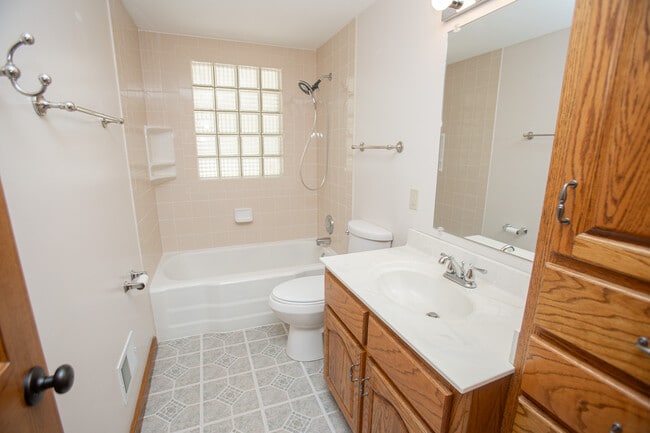 Building Photo - 409 Donna Bella Pl