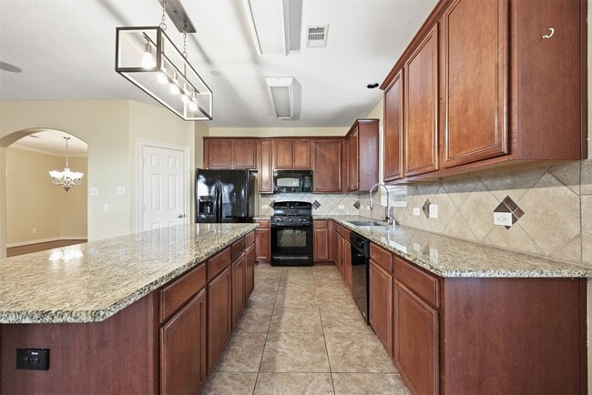 Building Photo - 25203 Oak Villa Dr