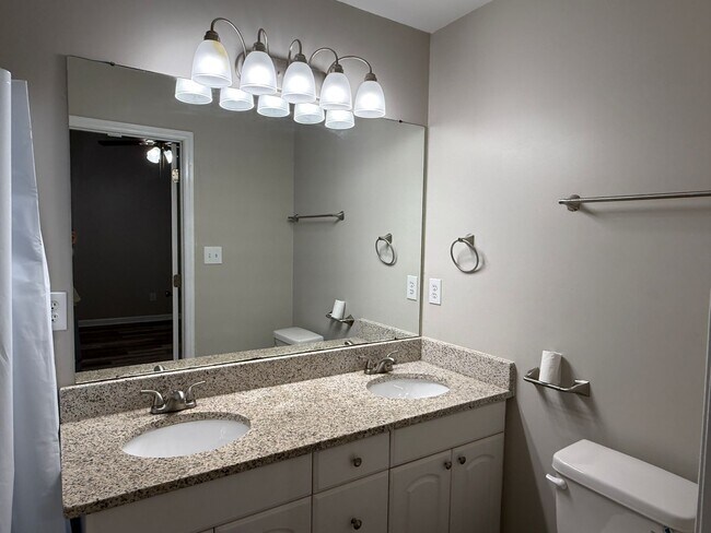 Building Photo - 6617 Cedar Cliff Dr