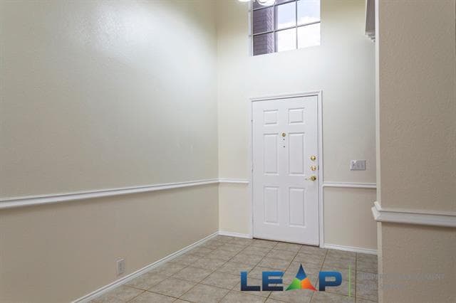 Building Photo - 2216 Oak Park Dr
