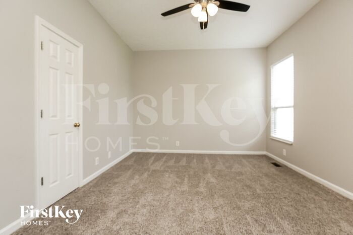 Building Photo - 6005 Monroe Crossing