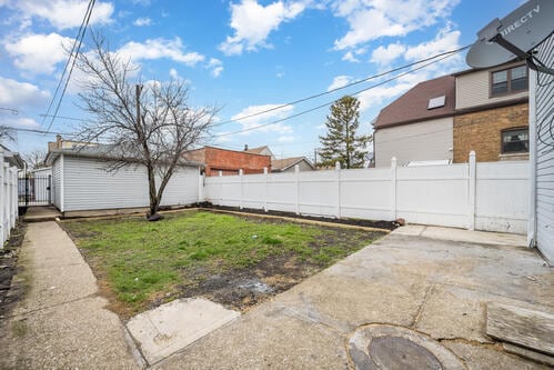 Building Photo - 2228 N Major Ave