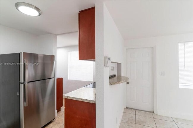 Building Photo - 2 bedroom in Hollywood FL 33021