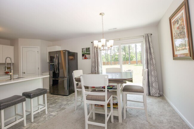 Building Photo - Coming up soon!!!!Centric beautiful proper...