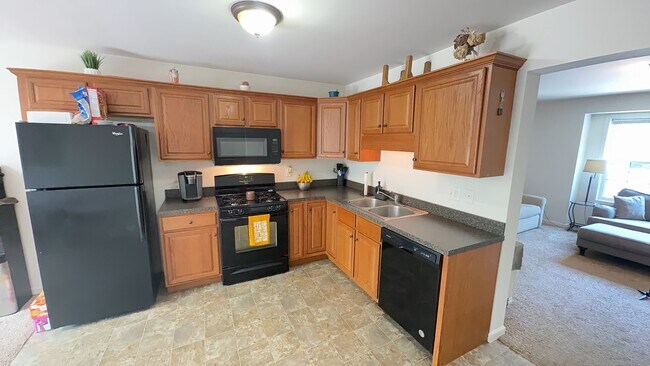 Building Photo - Beautiful 3 Bedroom Townhome in Elizabethtown!