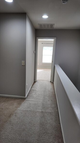 Building Photo - 2030 Rapid Falls Rd