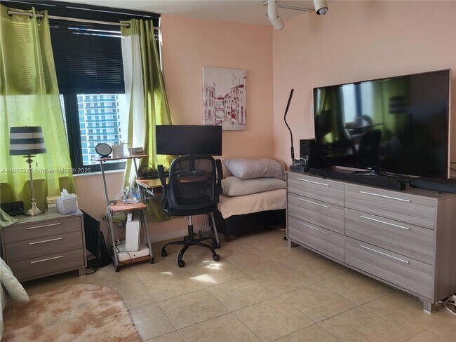 Building Photo - 2301 S Ocean Dr