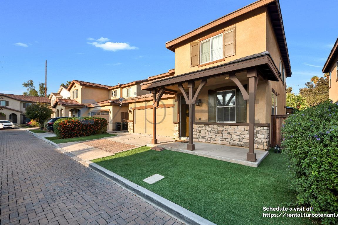 Building Photo - 4367 Amanecer Dr