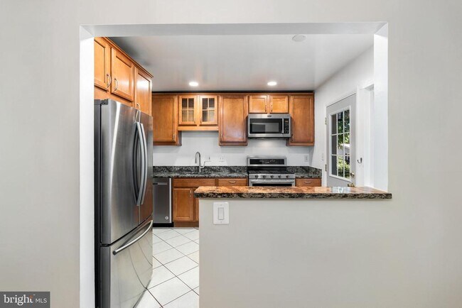 Building Photo - 6610 Bowie Dr
