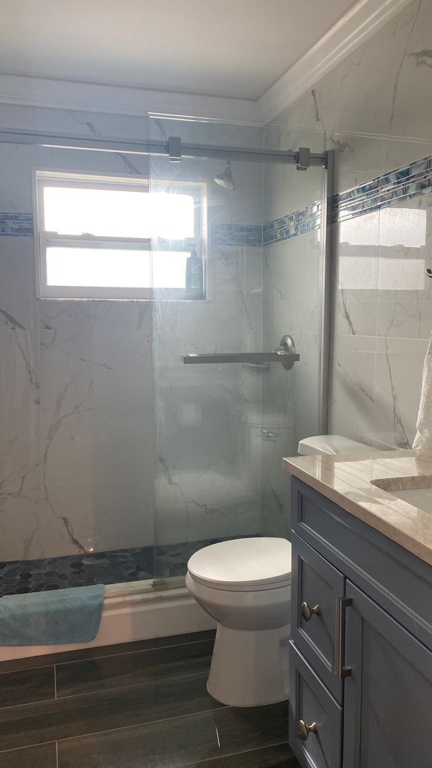 Building Photo - Stunning Remodeled 3BR Home Minutes from Beaches & Shopping