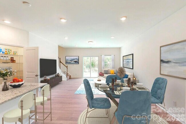 Building Photo - 2804 Trinity St