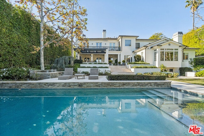 Building Photo - 458 Toyopa Dr