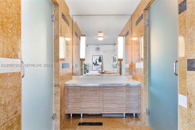 Building Photo - 3737 Collins Ave