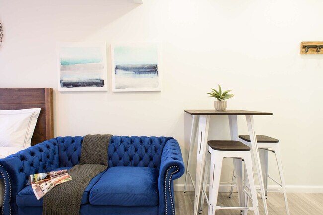 Building Photo - 240e E 75th St