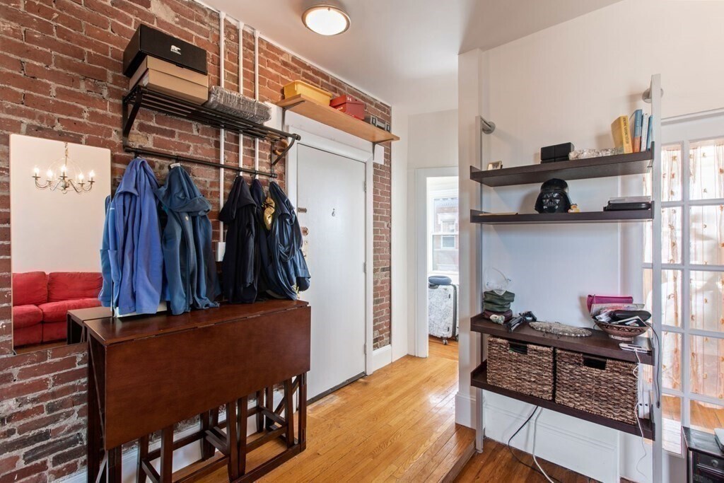 Building Photo - 37 Revere St