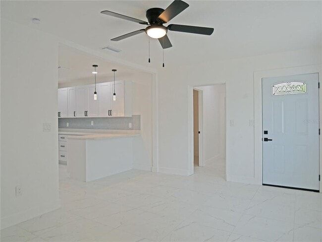 Building Photo - 5014 Dr. M.L.K. Jr St S