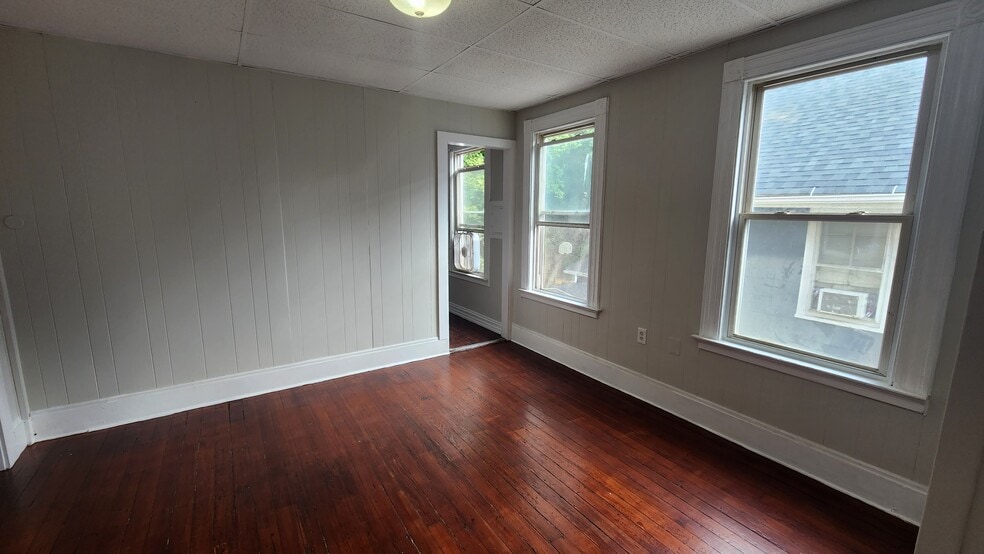 Building Photo - 114 Cedar Hill Ave