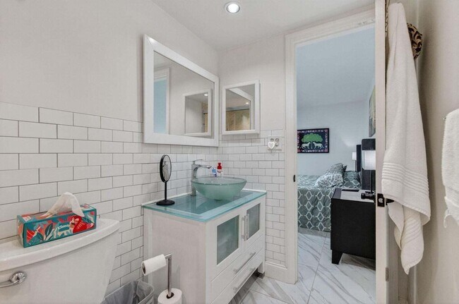 Building Photo - 15108 Ashland Dr