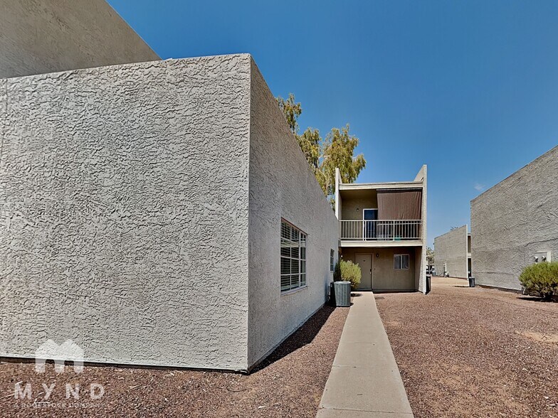 Building Photo - 2828 E Tierra Buena Ln