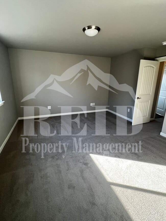 Building Photo - 3887 Portside Dr