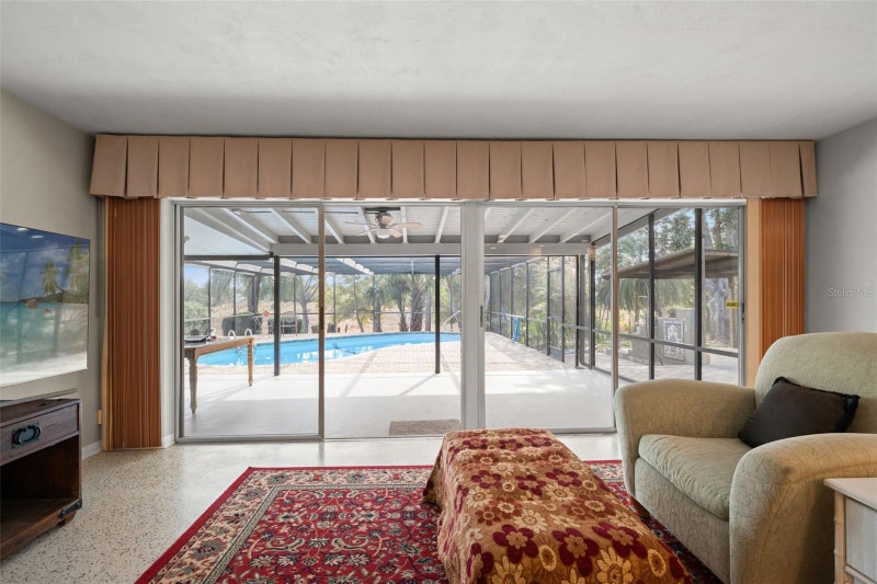 Building Photo - 6422 Fairlawn St