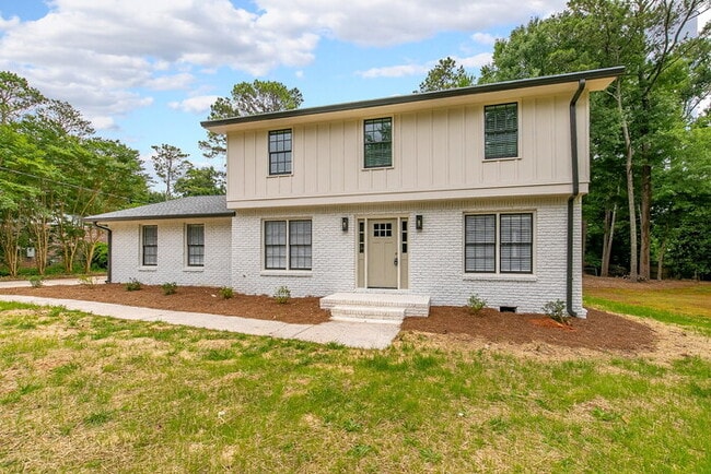 Building Photo - 4143 Meadow Way