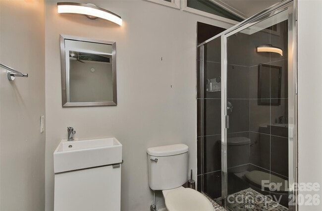 Building Photo - 3111 Spring Valley Rd