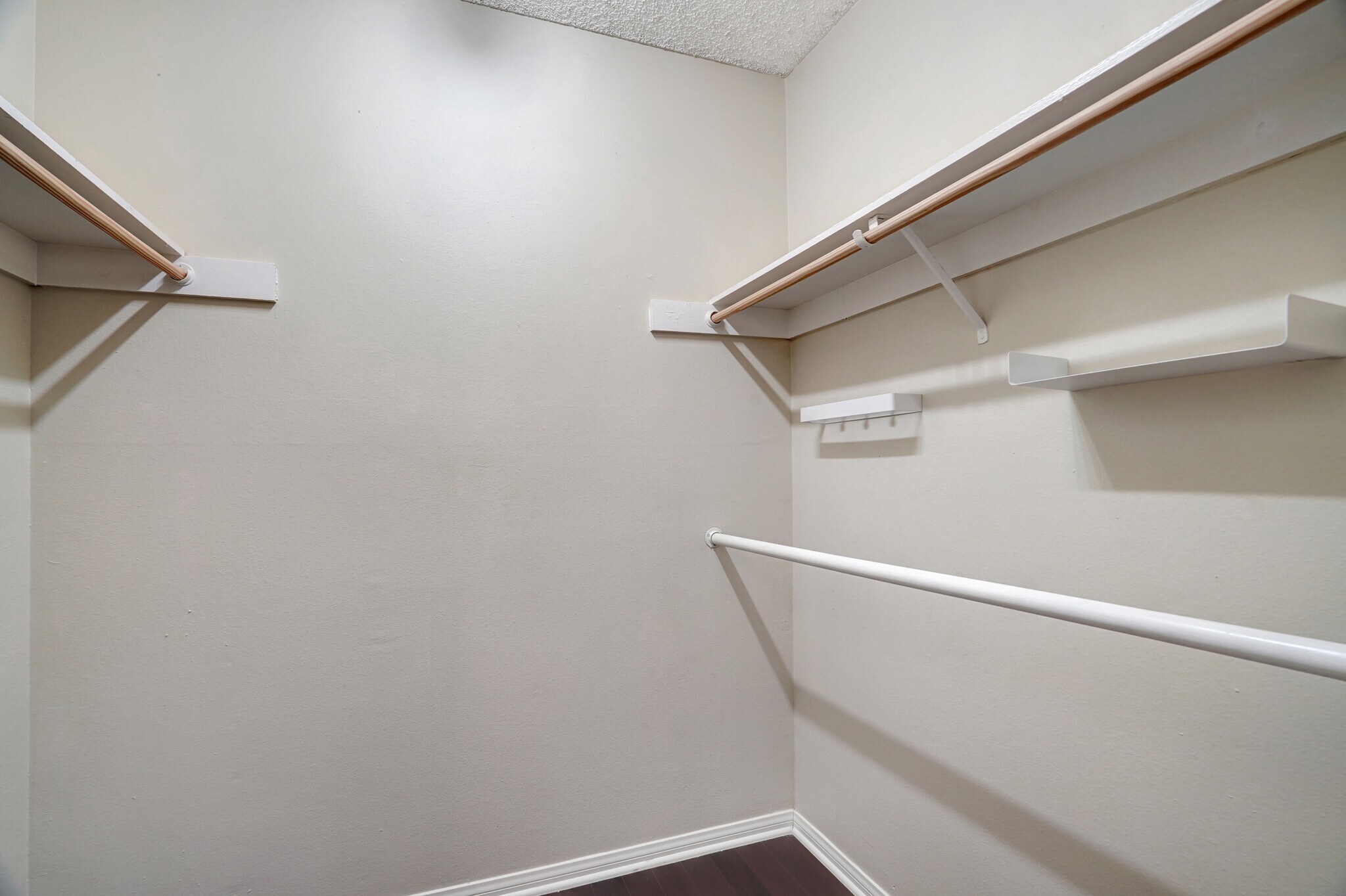 Building Photo - 9103 Summertime Ln